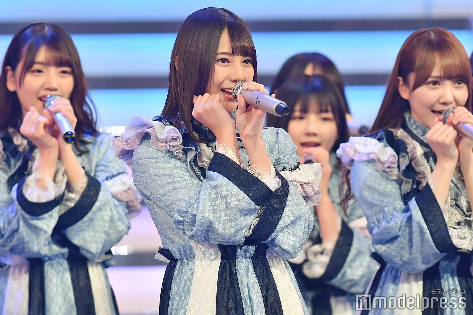 日向坂46、紅白衣装の\u201c文字\u201dが話題「愛を感じる」「円陣